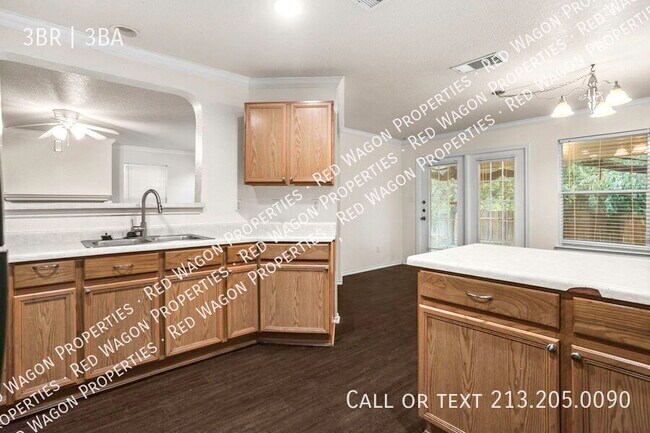 Building Photo - 2614 Sunview Lake