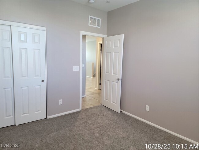 Building Photo - 1297 Raritan Pl