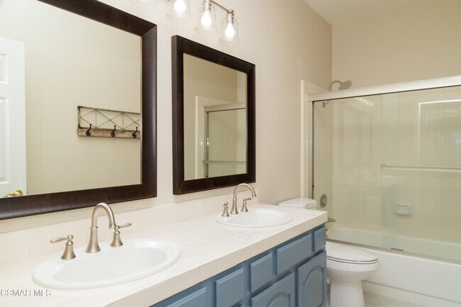 Building Photo - 3154 Provence Pl