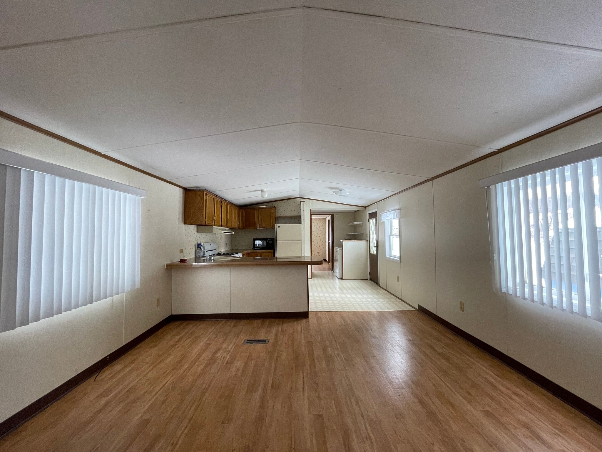 Building Photo - 7323 Academy St