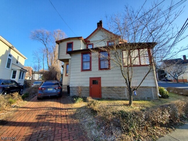 Building Photo - 11 Atno Ave