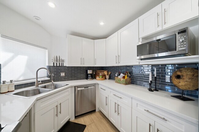 Building Photo - 12841 Forest Dr