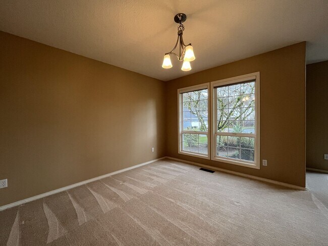 Building Photo - Elegant Home Offering Open Living Spaces, Spacious Primary Suite, and Nature-Inspired Yard