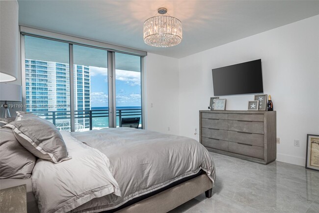 Building Photo - 3535 S Ocean Dr