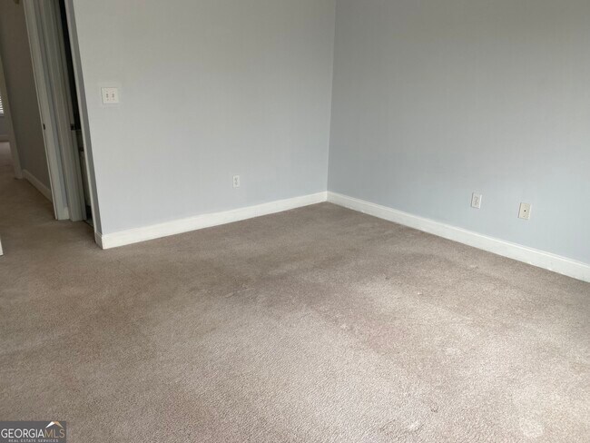 Building Photo - 417 Whitehall Rd