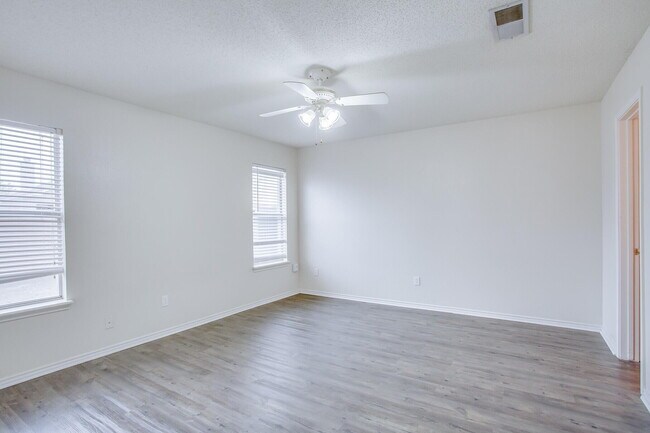 Building Photo - 2709 110th St