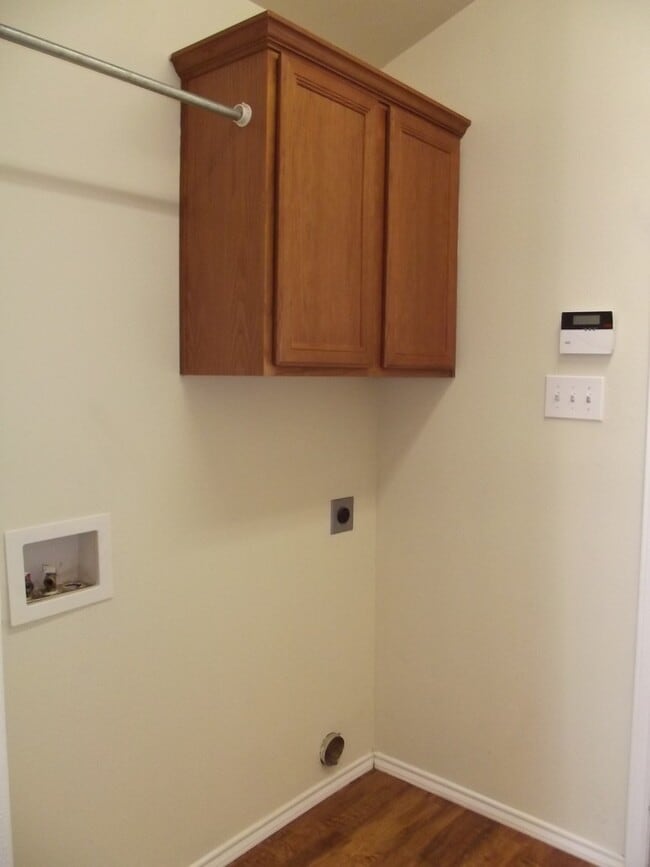 Building Photo - Large 3/2/2 Home in Monterey - Frenship School District