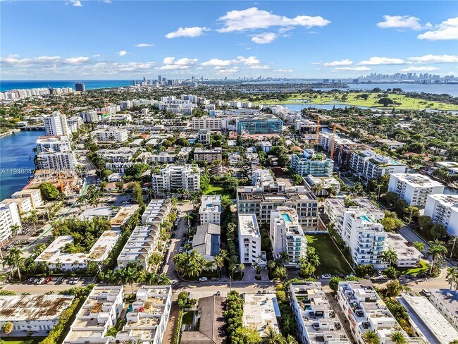 Building Photo - 10090 Bay Harbor Terrace