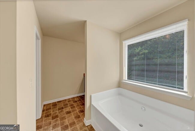 Building Photo - 363 Lobdale Falls Dr