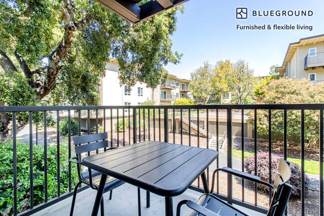 Building Photo - 1510 Oak Creek Dr
