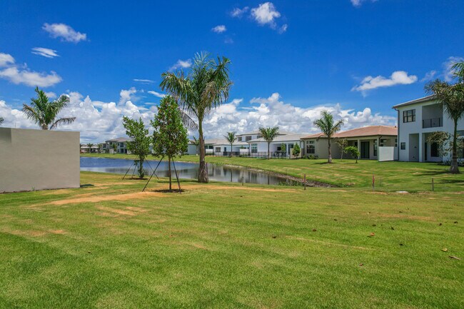 Building Photo - 9451 Riverside Pk Dr