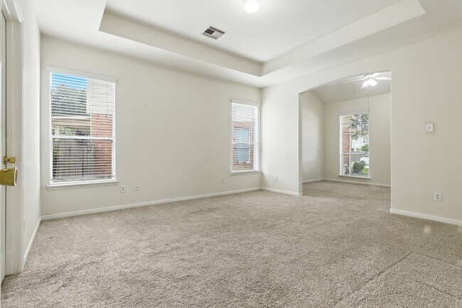 Building Photo - 18607 Camellia Dale tr