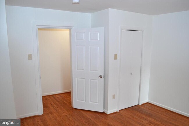 Building Photo - 127 N Market St