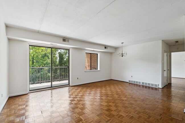 Building Photo - Woodbrook House Apartments