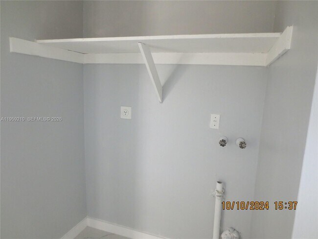 Building Photo - 1141 NW 30th St