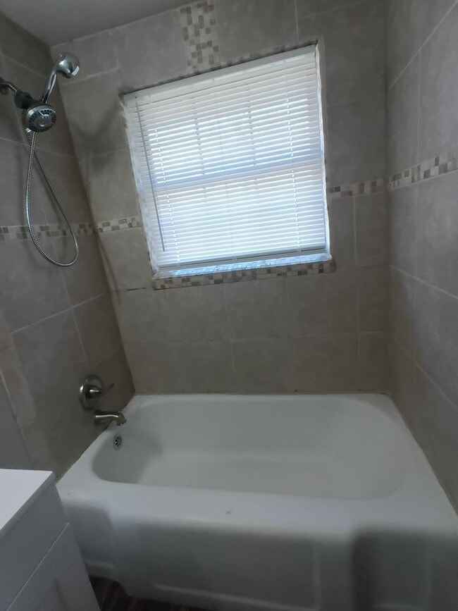 Building Photo - Cute Remodel - Midwest City Schools!