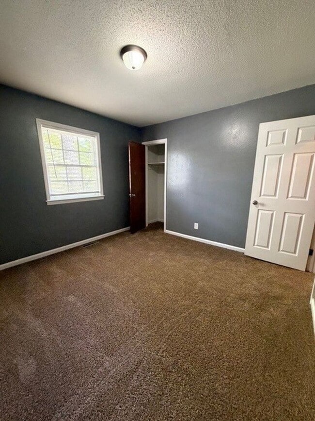 Building Photo - 602B Taggart Ave