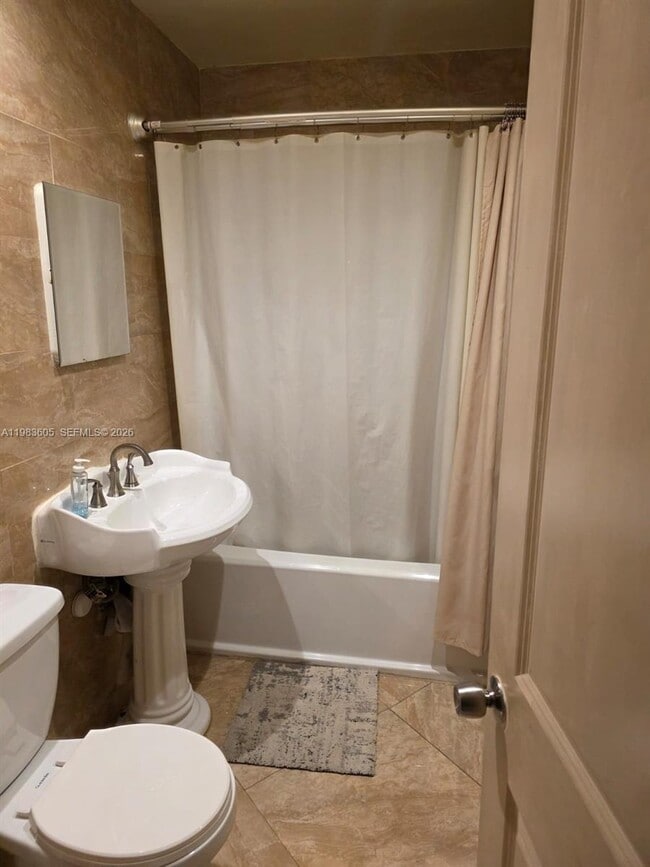 Building Photo - 620 NW 199th St