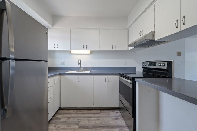 Building Photo - 1Br/1Ba Available