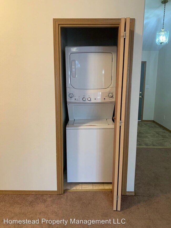 Building Photo - 286-294 Stadium Dr N