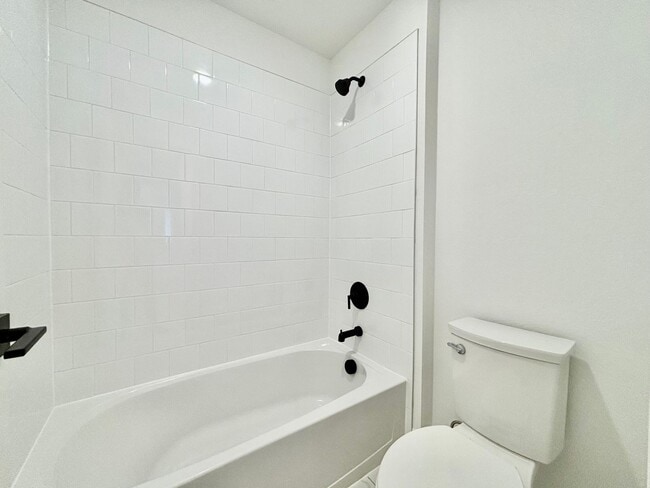 Building Photo - Beautiful Newly Built Home in North Fort C...