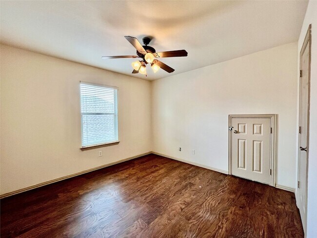 Building Photo - 1005 Tallahassee Dr