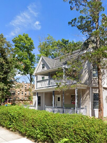 Building Photo - 92 Maple St