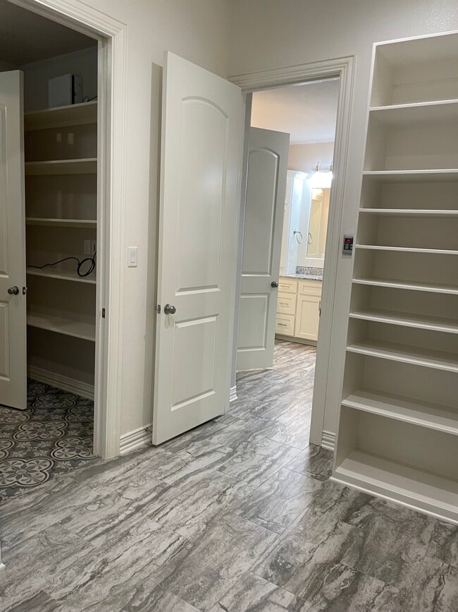 Building Photo - 3900 Gable Crest Ln