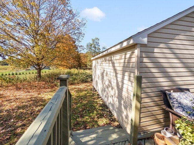 Building Photo - 944 Totoket Rd