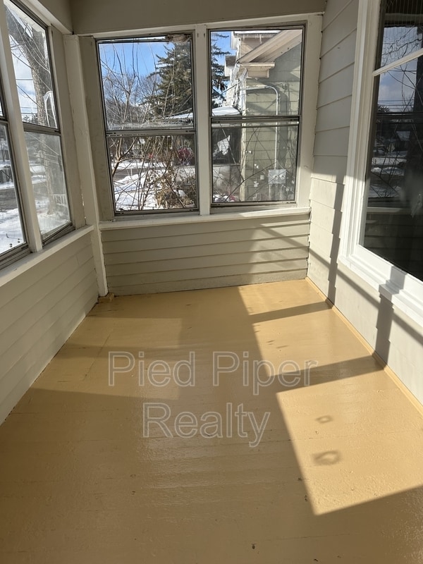 Building Photo - 820 E Wyandotte St