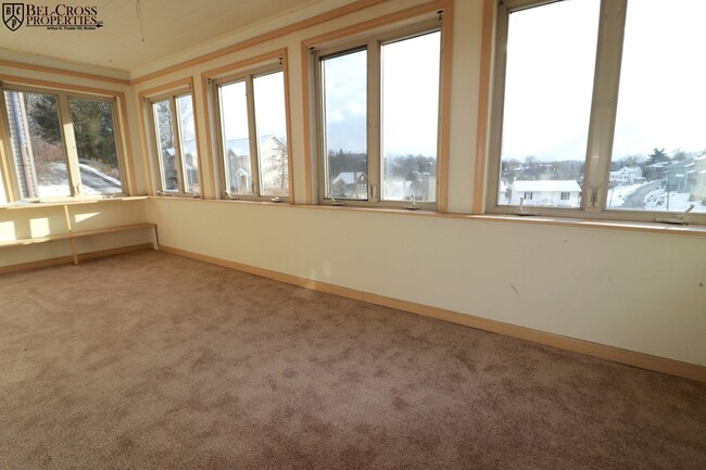 Building Photo - 3 Br. 1 Ba. House in Morgantown - Available 07/10/2026