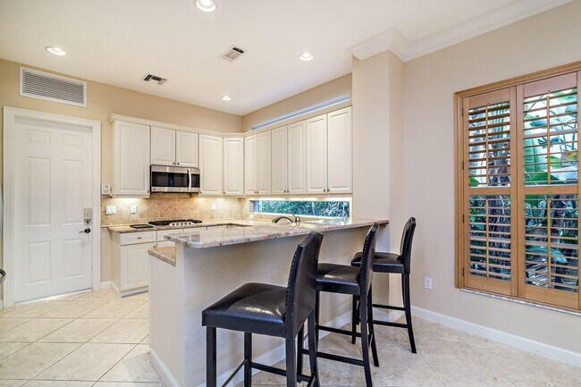 Building Photo - 2002 Graden Dr