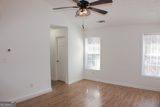 Building Photo - 1060 Grace Dr