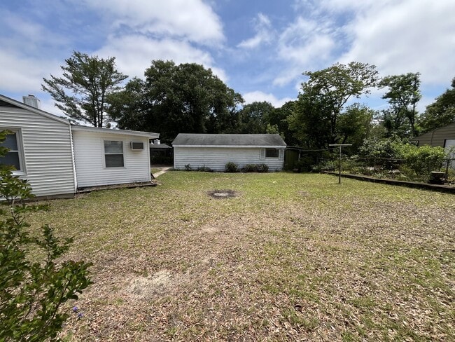 Building Photo - 2452 Ridge Rd