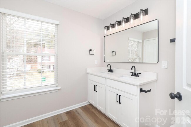 Building Photo - 6227 Stonefort Ct