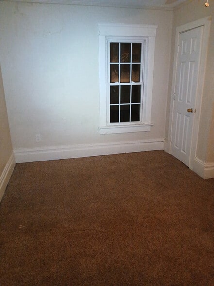 Building Photo - 106 Charles St