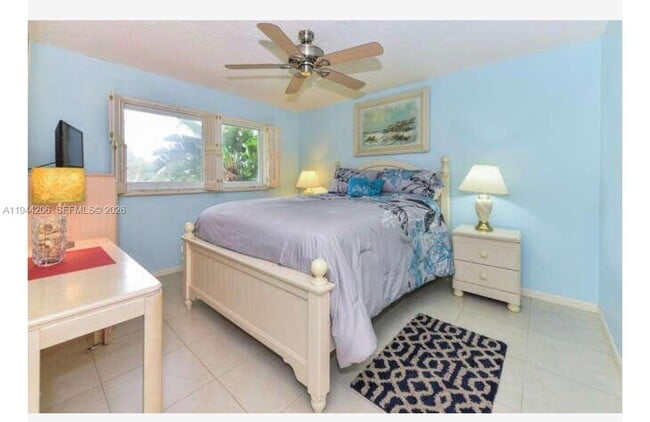 Building Photo - 2615 NE 3rd Ct