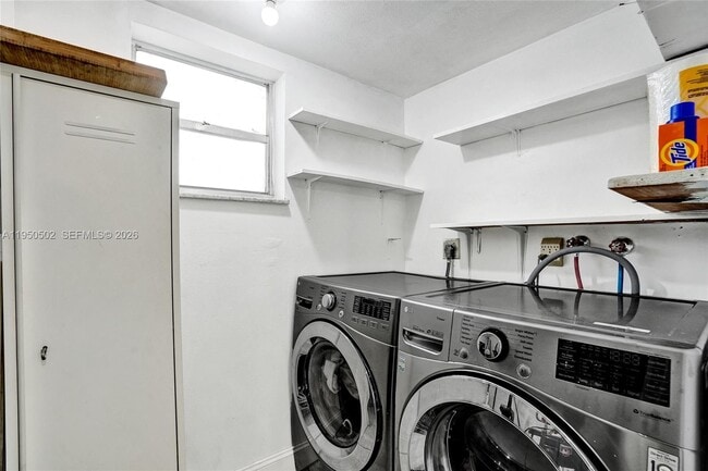 Building Photo - 9451 Live Oak Pl