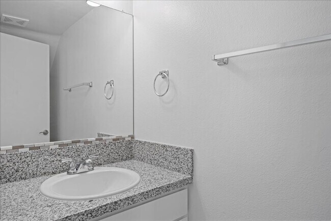 Building Photo - 18547 Saticoy St