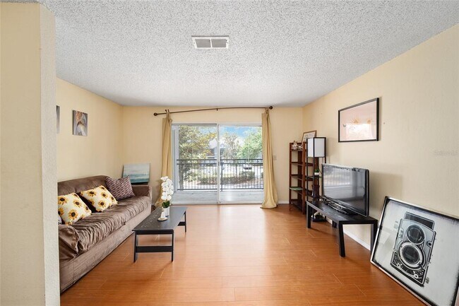 Building Photo - 3705 SW 27th St