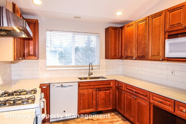 Building Photo - 13609 46th Ave SE