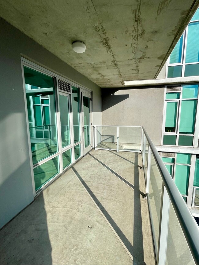 Building Photo - 1080 Park Blvd