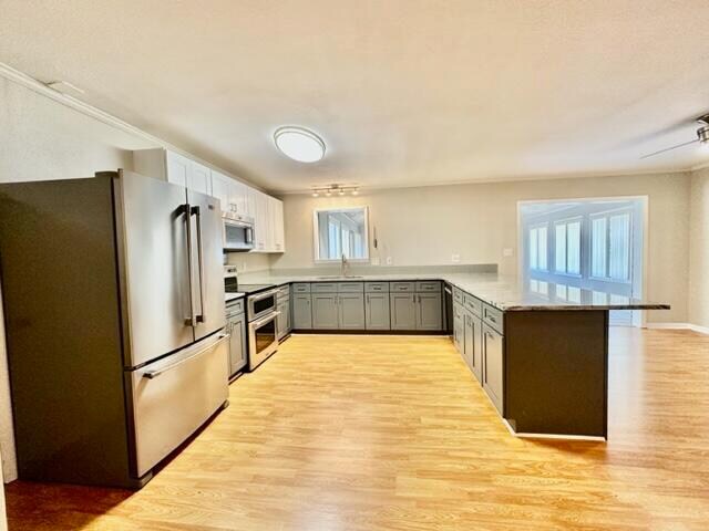 Building Photo - 627 Sea View Dr
