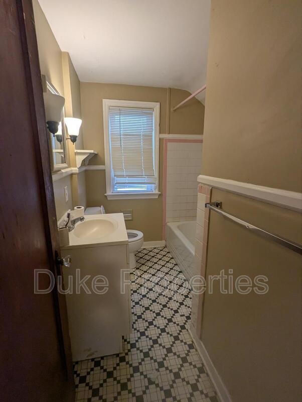 Building Photo - 183 Rockview Terrace