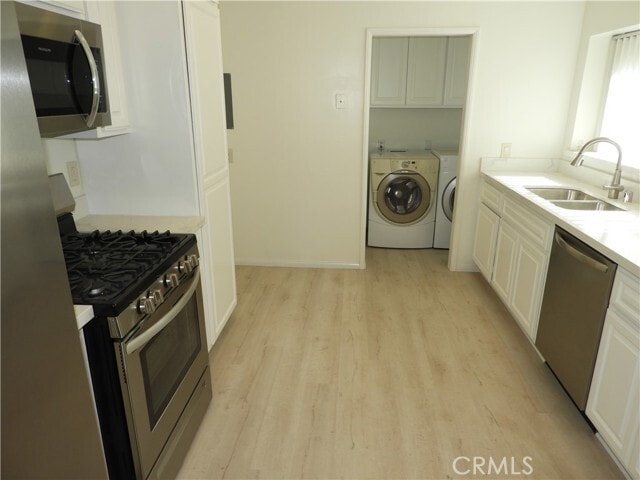 Building Photo - 1554 Las Lunas St