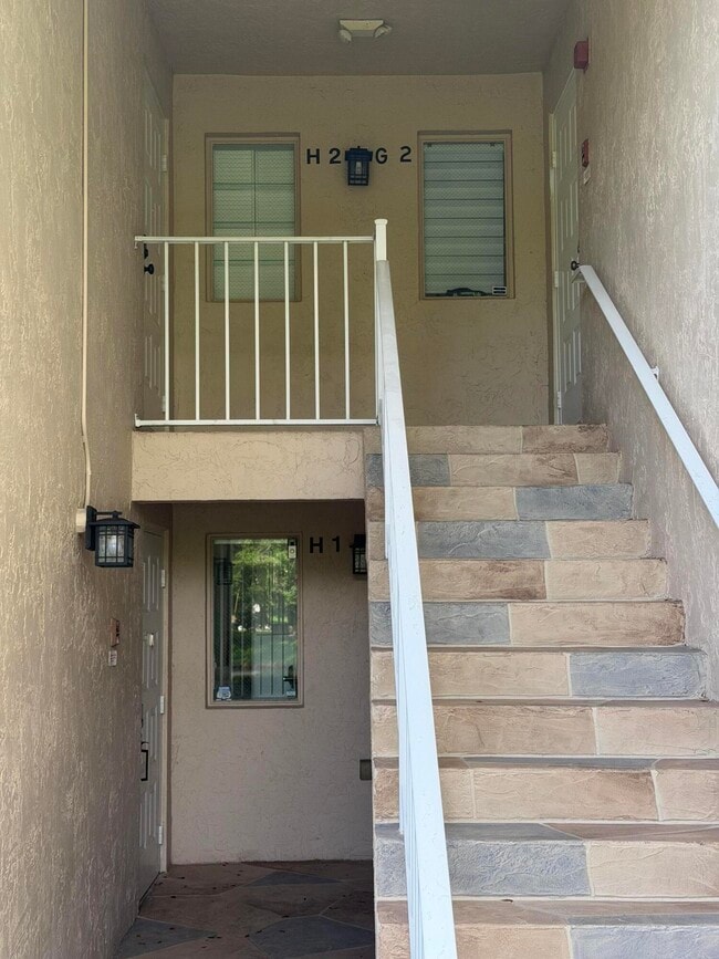 Building Photo - 13811 Oneida Dr