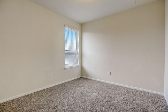 Building Photo - 908 Firebranch Trail