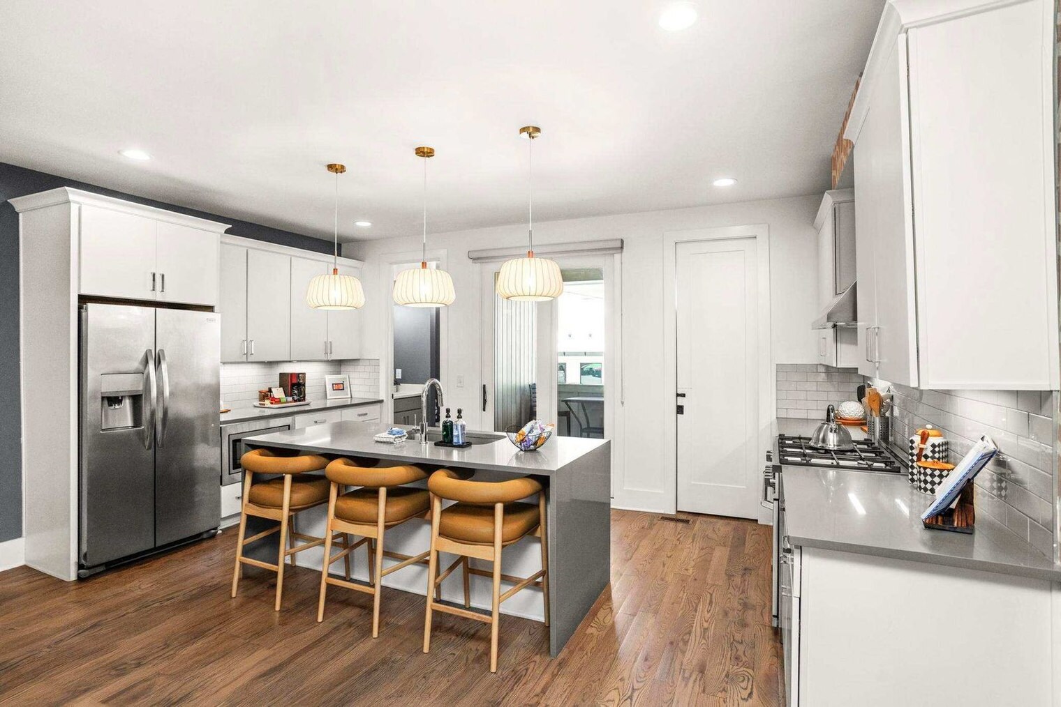 Building Photo - 774 E Argyle Ave