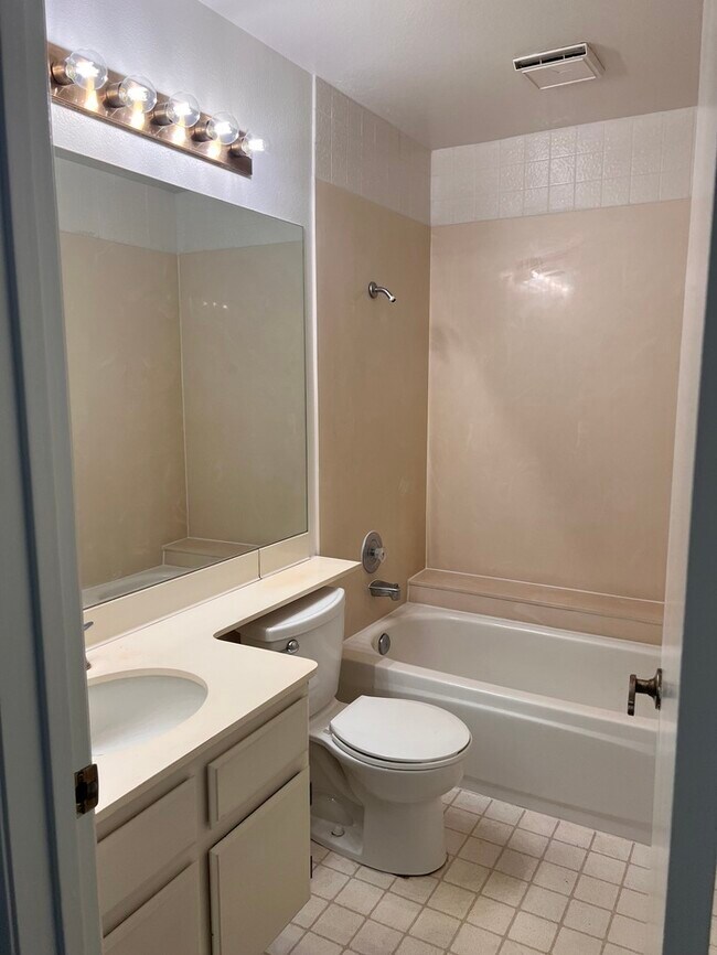 Building Photo - 4745 Olive Oak Way