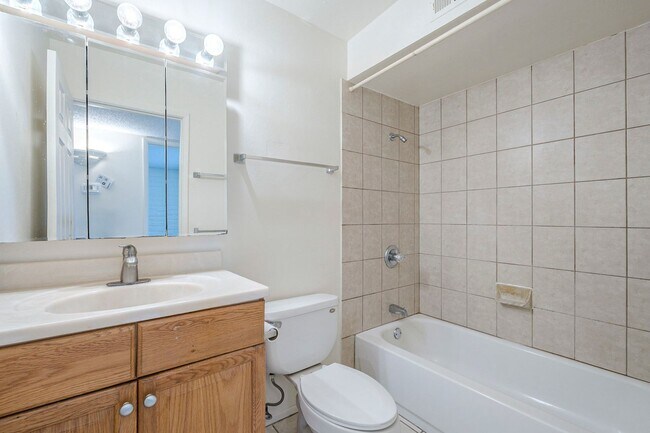 Building Photo - Cozy East Tucson 3-Bedroom with Private Ya...